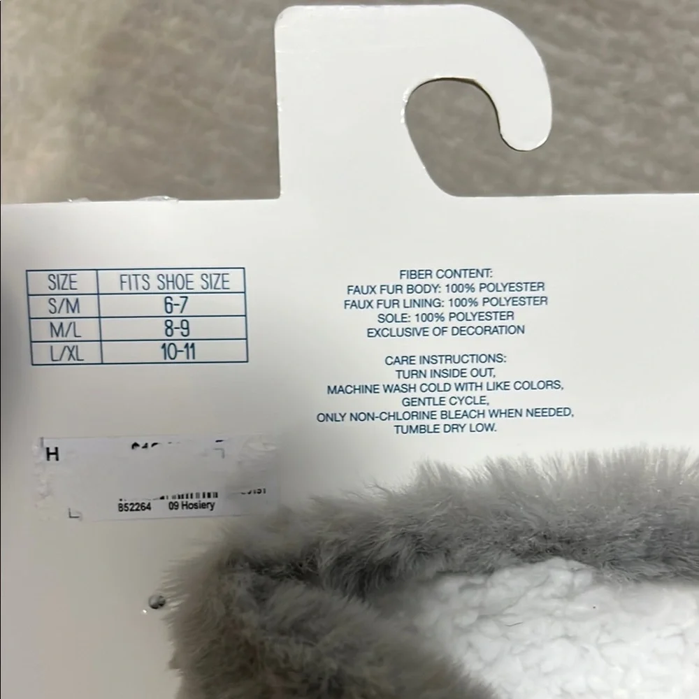 Jane and Bleecker Faux Fir Gray Cozy Slipper Socks - Picture 4 of 5